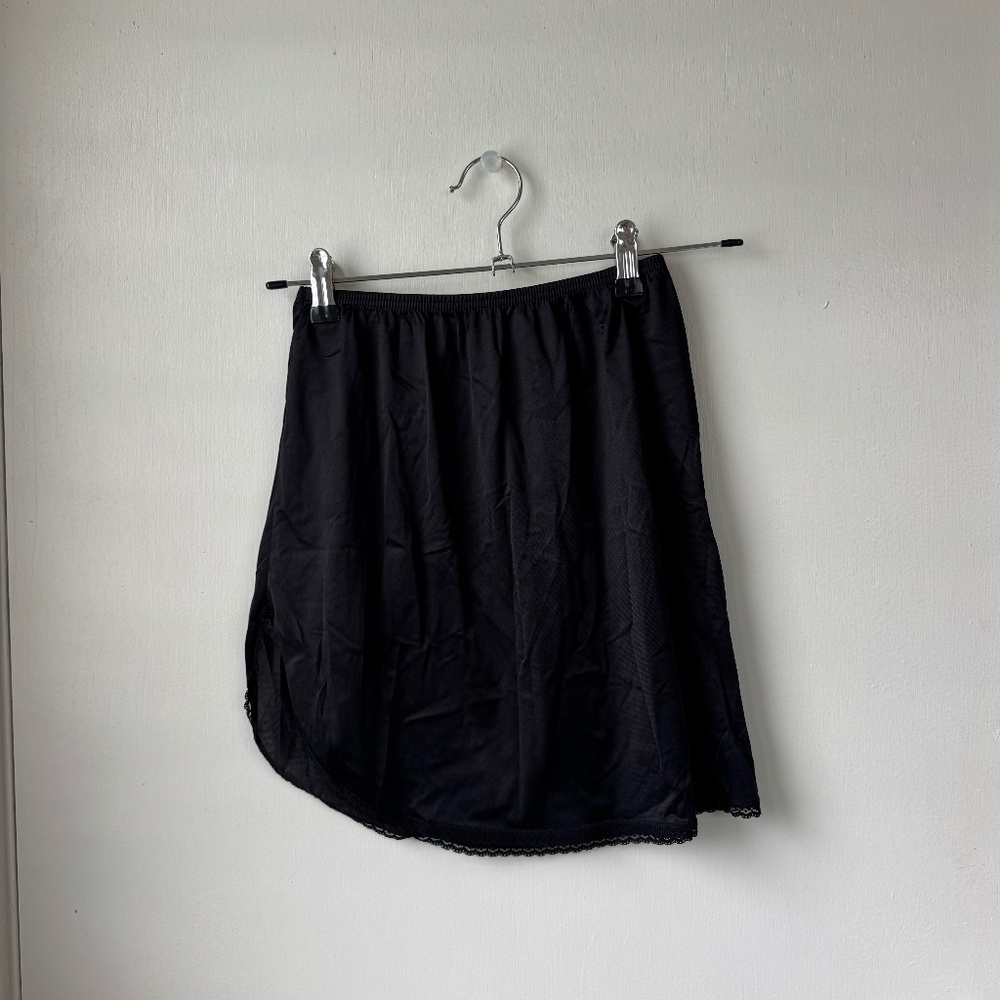 Vanity Fair lingerie/sleepwear size XS black skirt